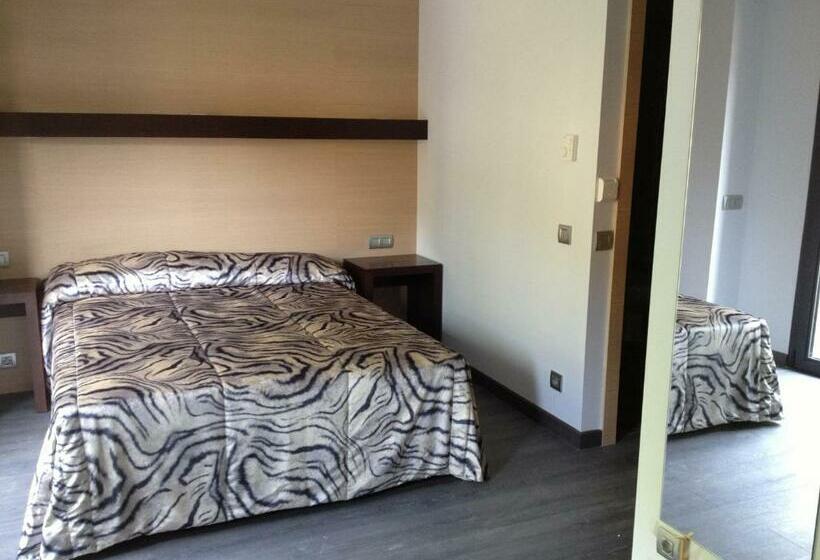 스탠다드 트리플 룸, 9 Sant Antoni