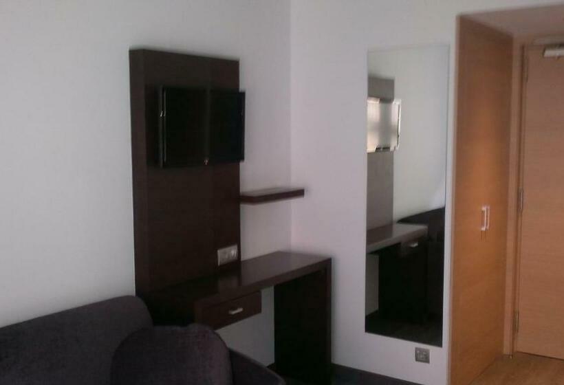 스탠다드 트리플 룸, 9 Sant Antoni