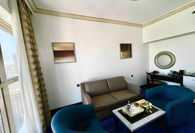 Полулюкс, Al Kiswah Towers