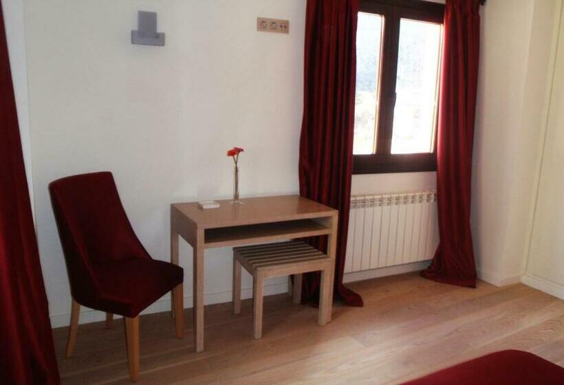 스탠다드 룸, Albanuracín