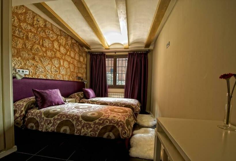 스탠다드 룸, Albanuracín