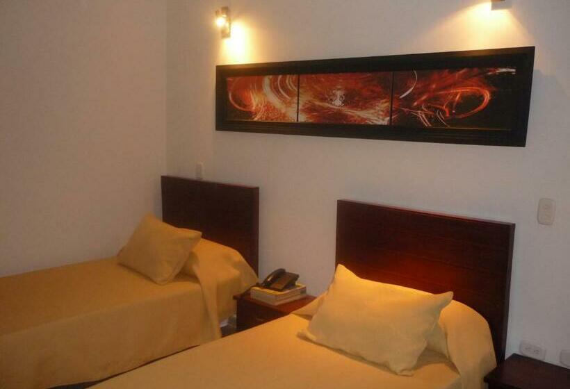 חדר קומפורט לשלושה, Alessio