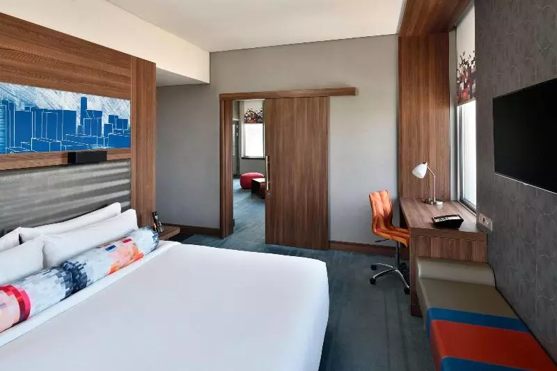 キングサイズベッドのスイートルーム, Aloft Riyadh