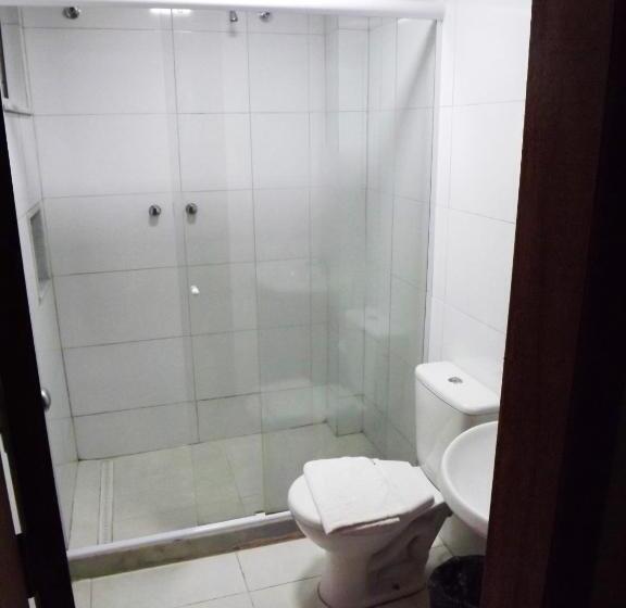 Economy Triple Room, Downtown Santana