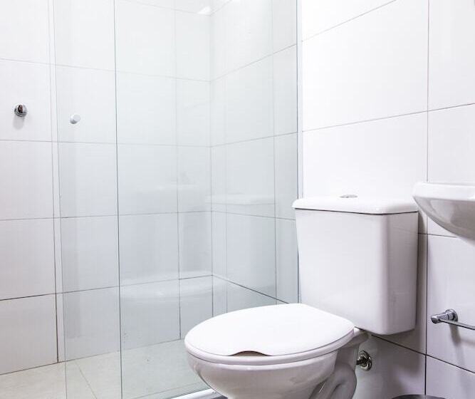 اتاق استاندارد سه نفره, Downtown Santana