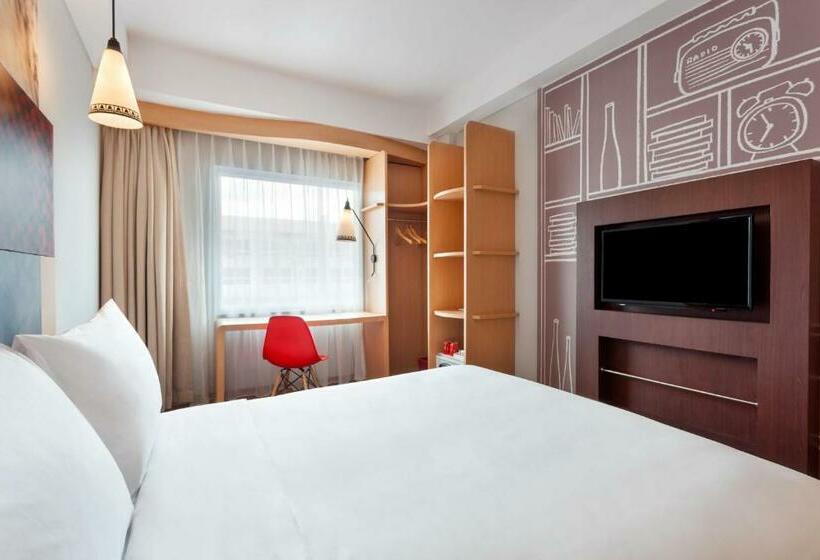 חדר סופריור עם מיטת קינג, Ibis Yogyakarta Adi Sucipto