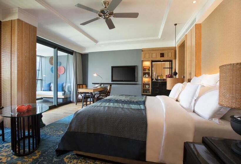 מיטת קינג בסוויטה, Indigo Bali Seminyak Beach, An Ihg