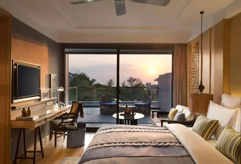 キングサイズベッドのスタンダードルーム, Indigo Bali Seminyak Beach, An Ihg