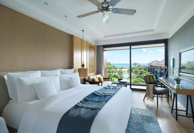 キングサイズベッドのスタンダードルーム, Indigo Bali Seminyak Beach, An Ihg