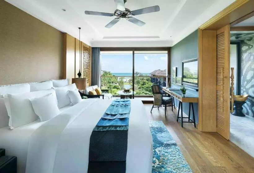 キングサイズベッドのスタンダードルーム, Indigo Bali Seminyak Beach, An Ihg
