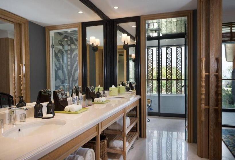 Люкс Боковой Вид на Море, Indigo Bali Seminyak Beach, An Ihg