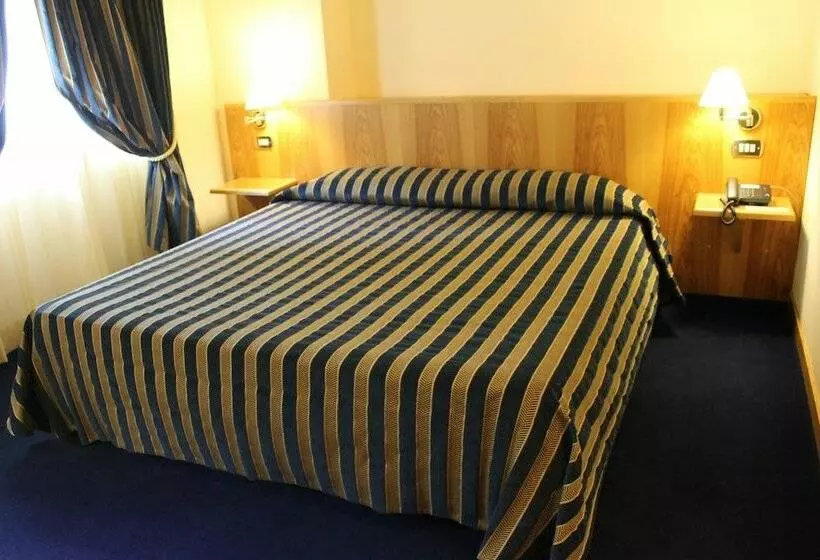 スタンダードルーム, La Fonte dell'Astore