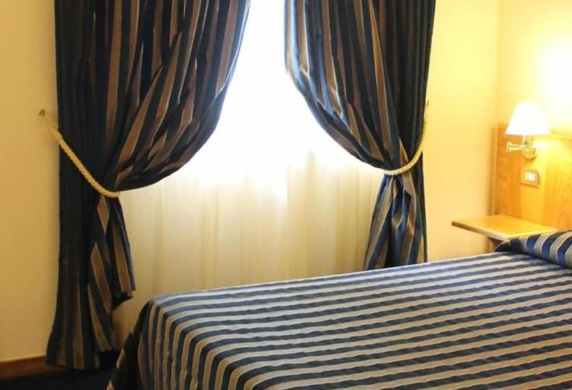 スタンダードルーム, La Fonte dell'Astore