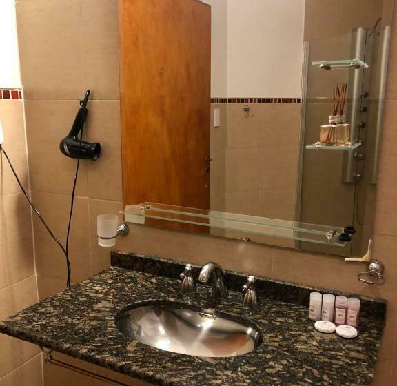 اتاق لوکس, Panacea