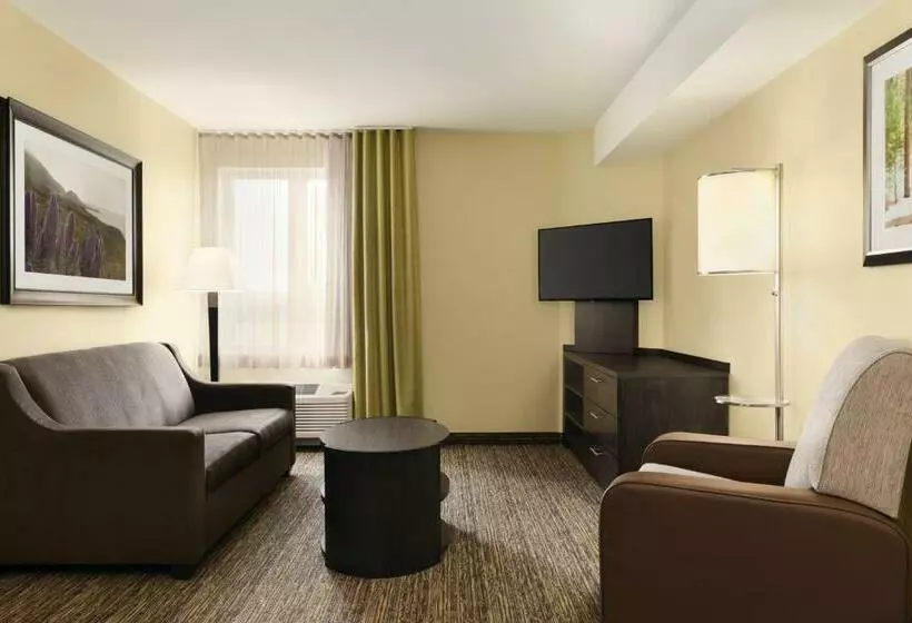 سوئیت با تخت بزرگ, Park Inn By Radisson, Calgary Airport North, Ab
