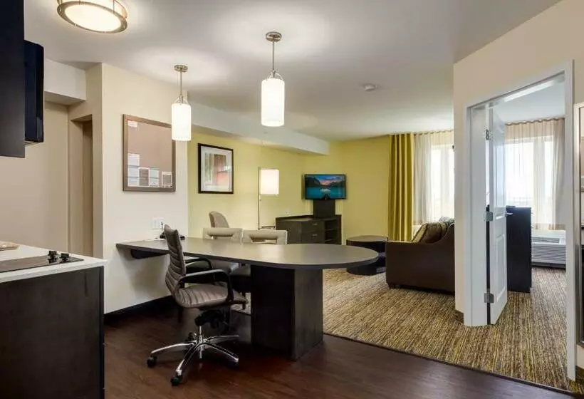 سوئیت با تخت بزرگ, Park Inn By Radisson, Calgary Airport North, Ab