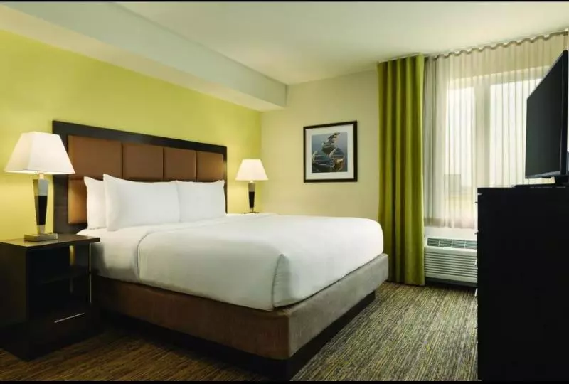 سوئیت با تخت بزرگ, Park Inn By Radisson, Calgary Airport North, Ab