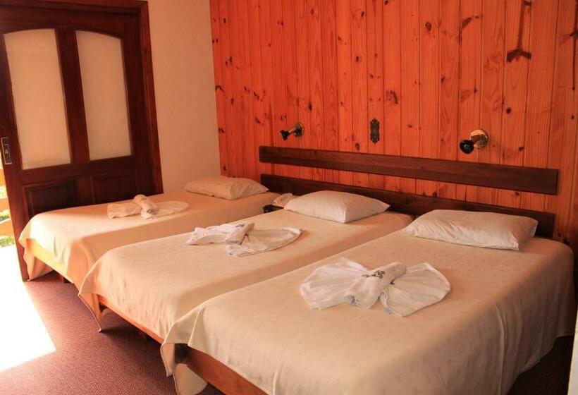 Chambre Triple Standard avec Balcon, Recanto São Cristóvão Próximo Ao Parque Tarundu