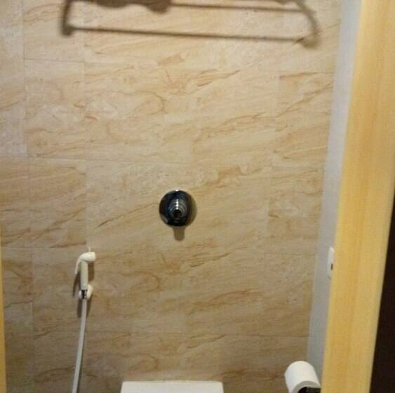 行政房间, The Blossom