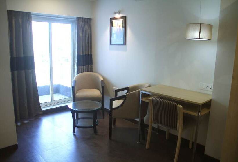 带城市景观的优质房间, The Blossom