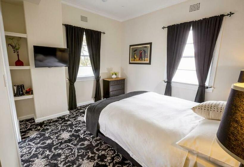 スタンダードルーム, The Commercial Boutique