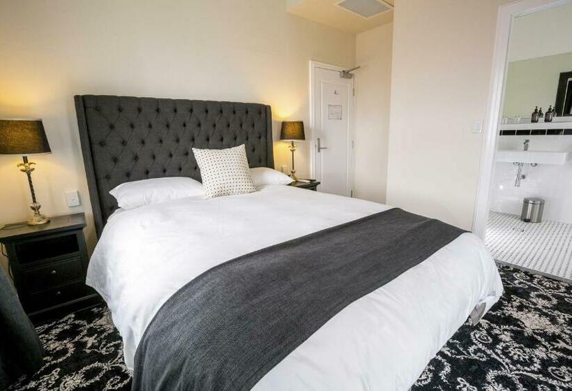 スタンダードルーム, The Commercial Boutique