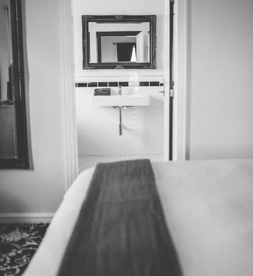 プレミアムルーム, The Commercial Boutique