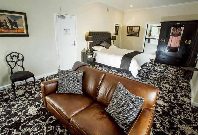 プレミアムスイート, The Commercial Boutique