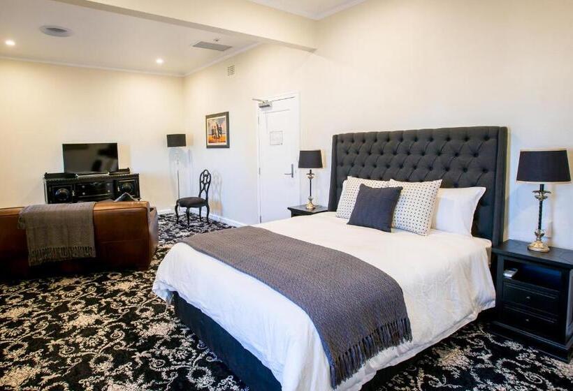 プレミアムスイート, The Commercial Boutique