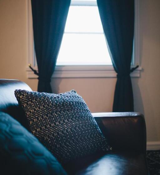 プレミアムスイート, The Commercial Boutique