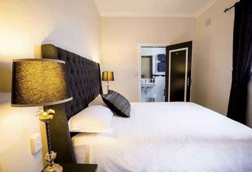 スタンダードルーム, The Commercial Boutique