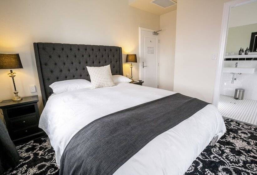 スタンダードルーム, The Commercial Boutique