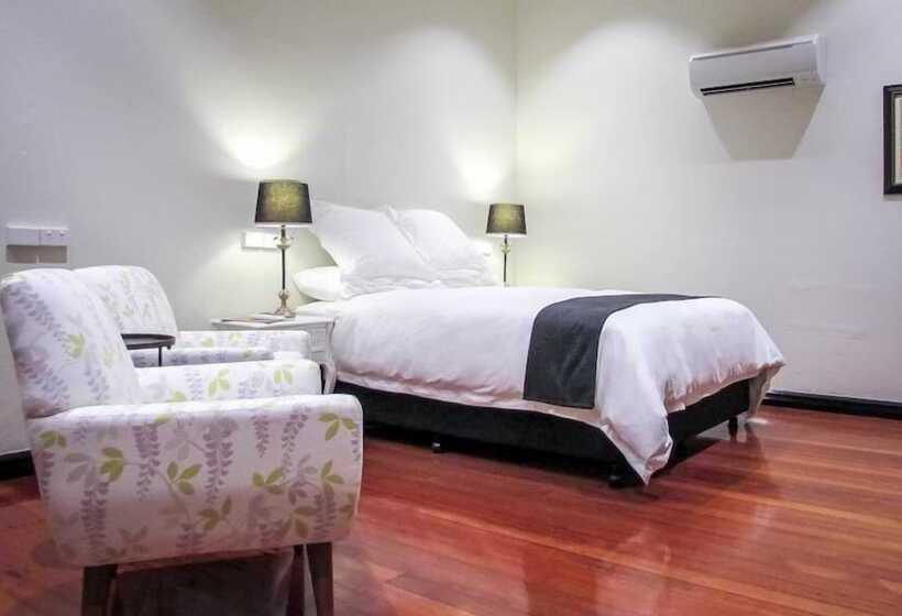 スタンダードルーム, The Commercial Boutique