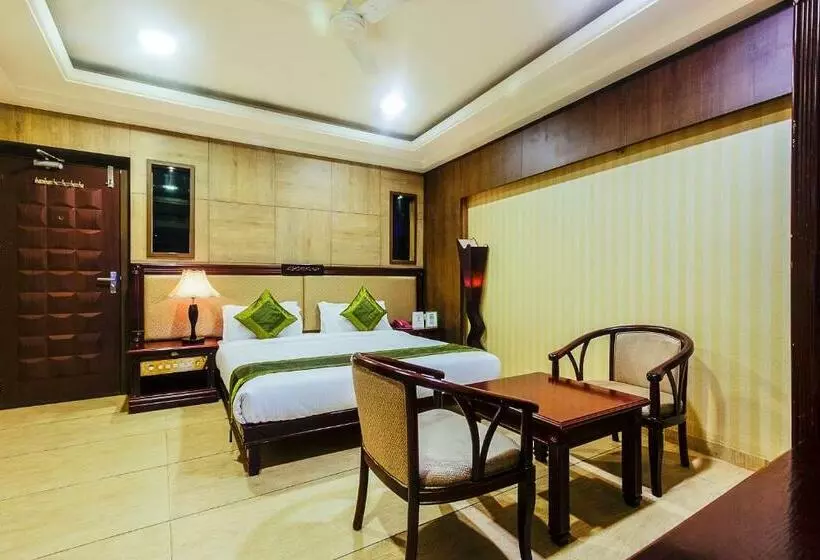 Chambre Deluxe, Treebo Shivani