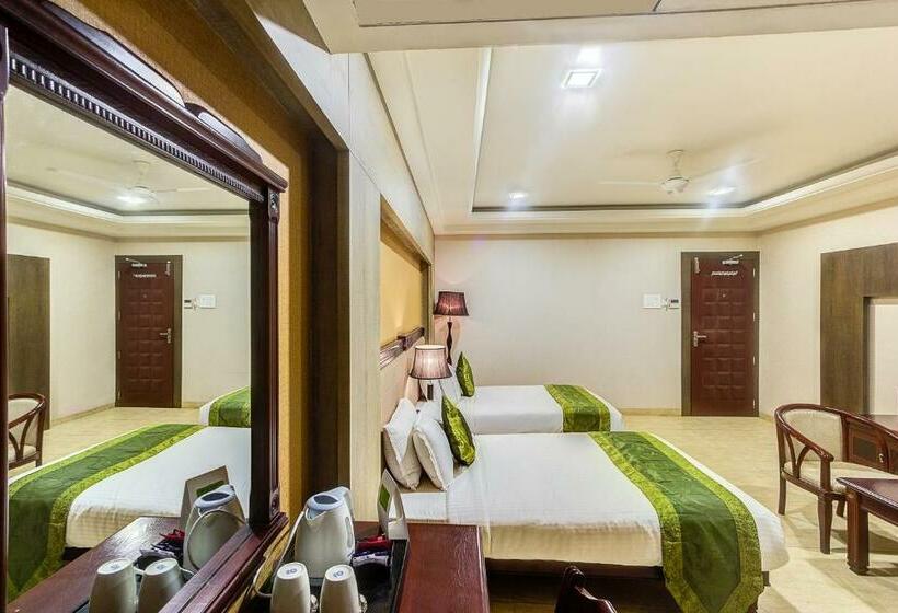 Номер Deluxe, Treebo Shivani