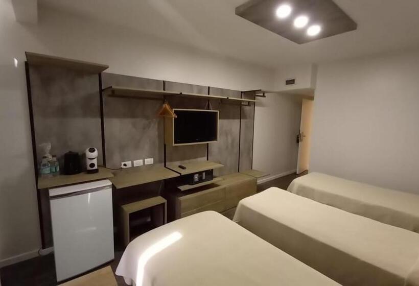 스탠다드 트리플 룸, Versailles