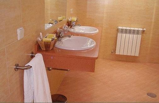 غرفة قياسية فردية, La Becera