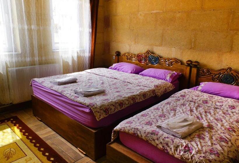 Deluxe Kolmen Hengen Huone, Emre's Stone House