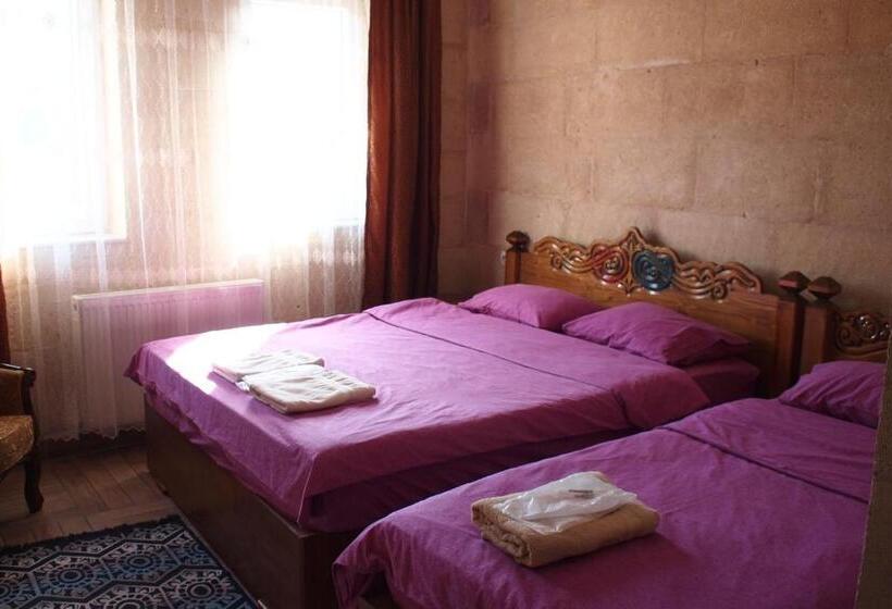 Deluxe Kolmen Hengen Huone, Emre's Stone House