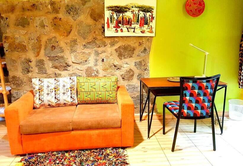 اتاق خانوادگی, Yambi Guest House