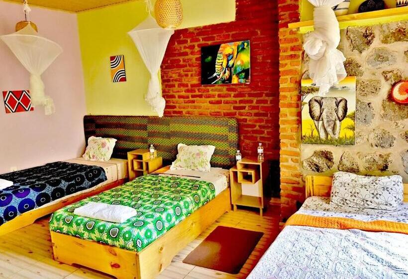 اتاق استاندارد سه نفره, Yambi Guest House