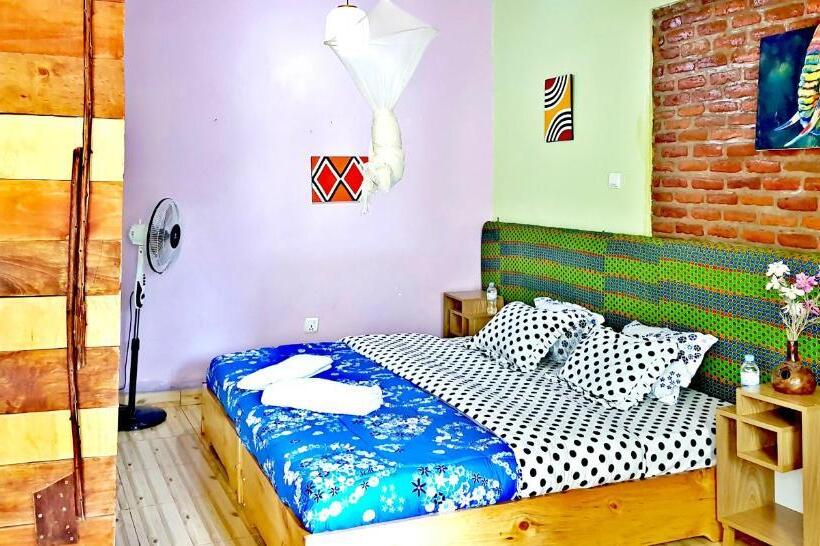 اتاق استاندارد سه نفره, Yambi Guest House