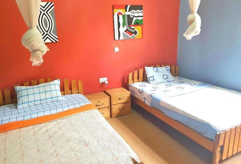 اتاق استاندارد یک تخته با سرویس بهداشتی مشترک, Yambi Guest House