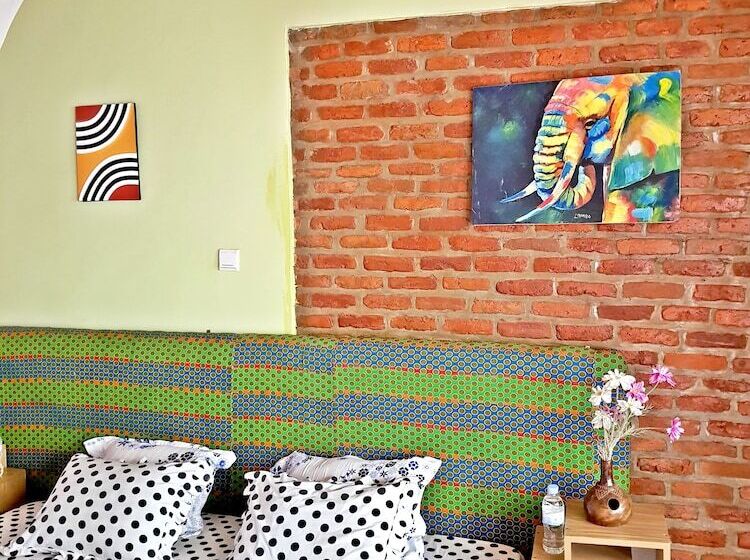اتاق استاندارد, Yambi Guest House