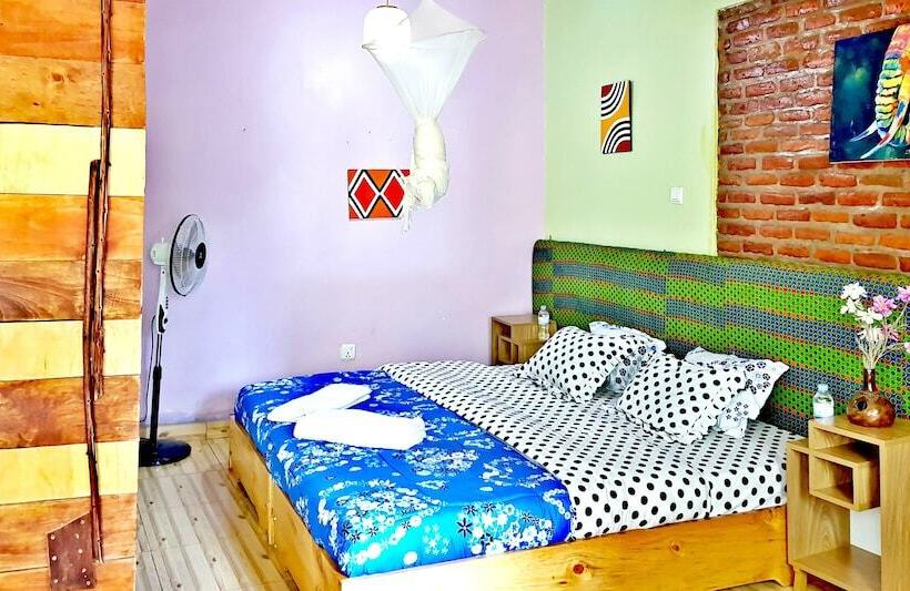 اتاق استاندارد سه نفره, Yambi Guest House
