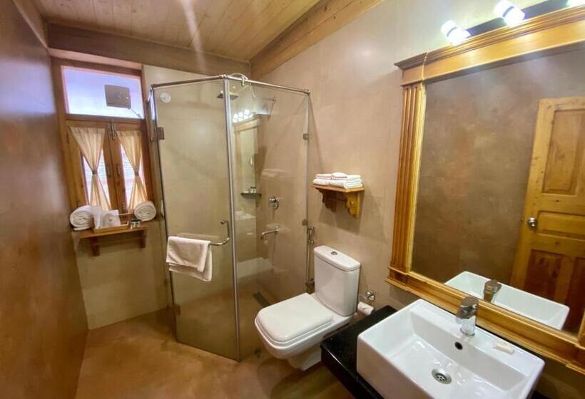 اتاق رویال, Shivadya  A Boutique