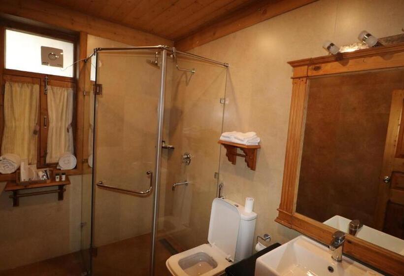 اتاق لوکس با بالکن, Shivadya  A Boutique