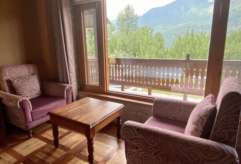 اتاق رویال, Shivadya  A Boutique