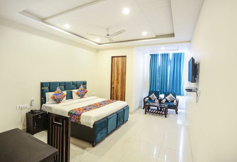 חדר דלוקס, Fabhotel Shiv Rachna