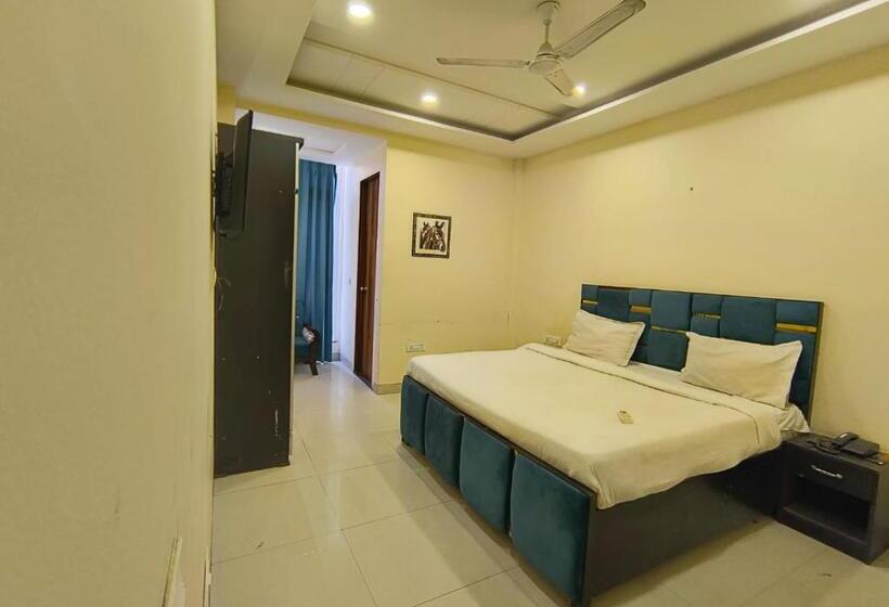 اتاق لوکس, Fabhotel Shiv Rachna